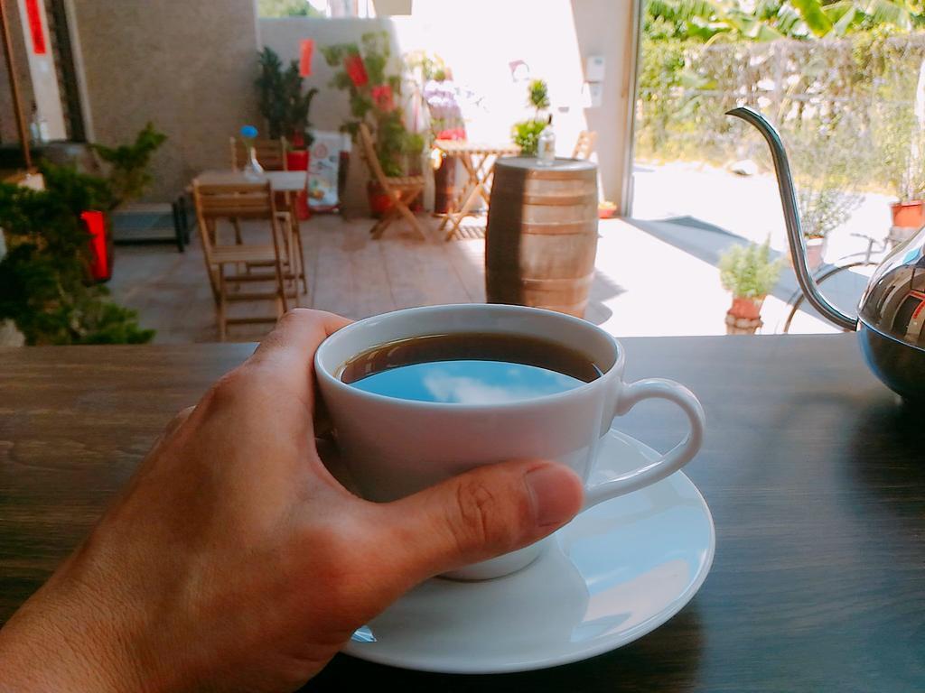 He Tian B&B - Cafe & Bar ผูหลี่ ภายนอก รูปภาพ