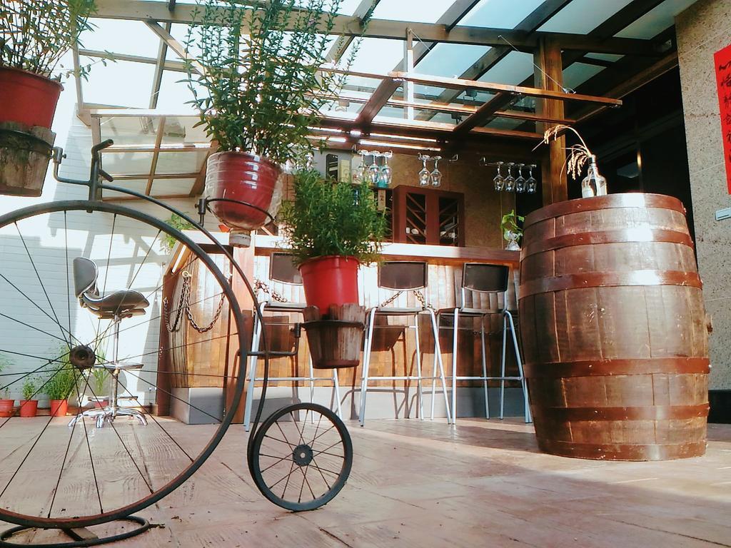 He Tian B&B - Cafe & Bar ผูหลี่ ภายนอก รูปภาพ